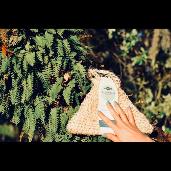 Exfoliating Washcloth For Face And Body - Picture 3 of 7